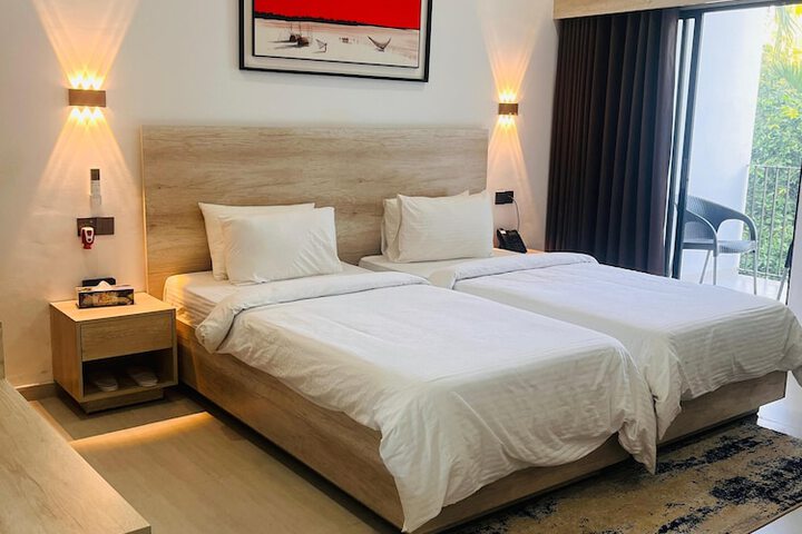 Room 7 of 19