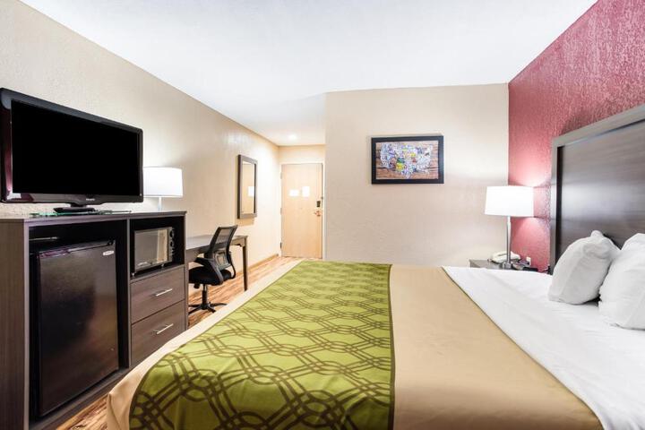 Standard | King Bed (7 of 8)