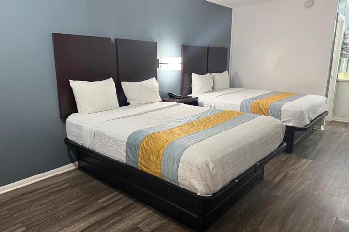 Double Room 2 Queen Beds (3 of 9)