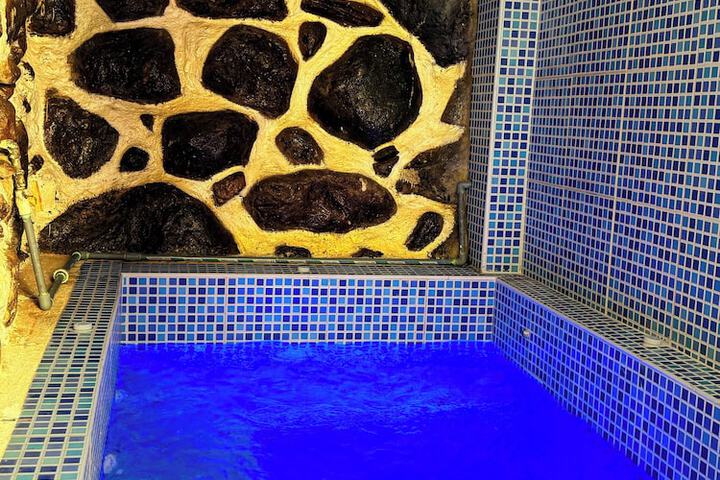 Pool 59 of 100