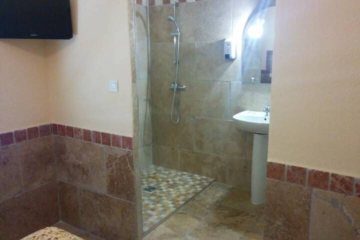 Room 16 of 26