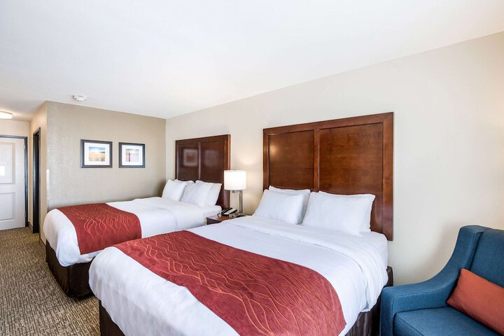 2 Queen Beds (8 of 8)