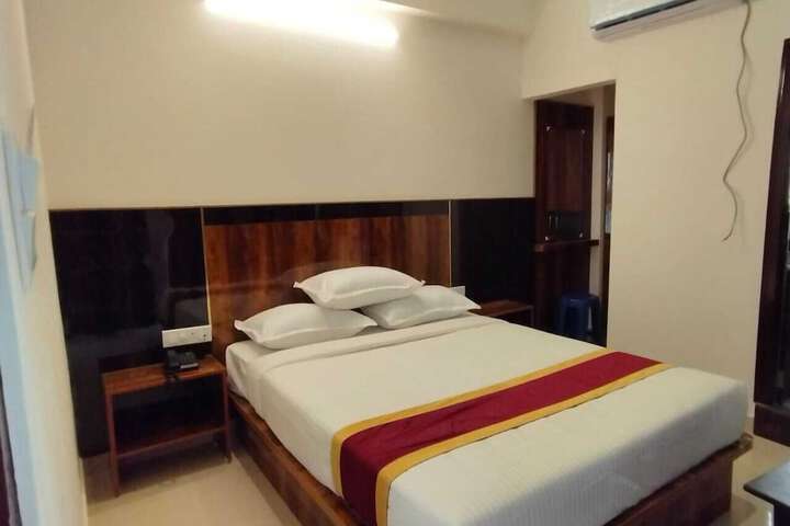 Room 19 of 38