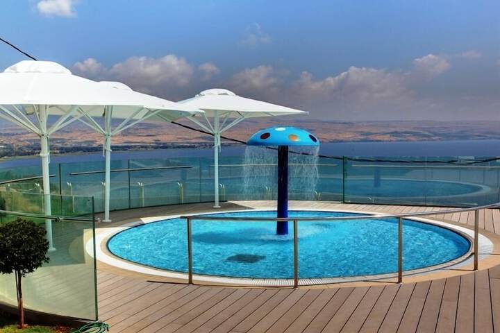 Pool Hotel