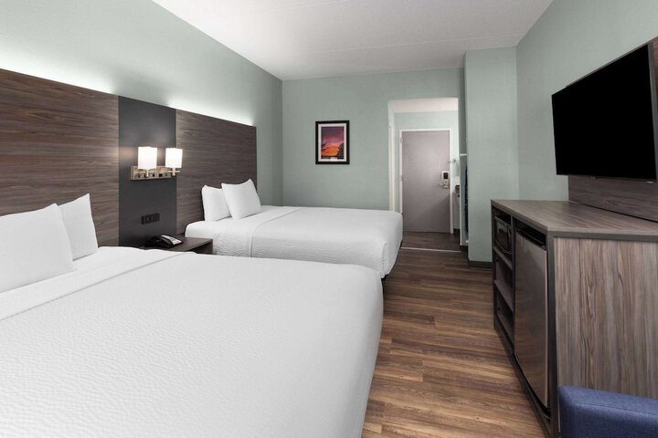 Double Accessible King Size Bed (2 of 7)