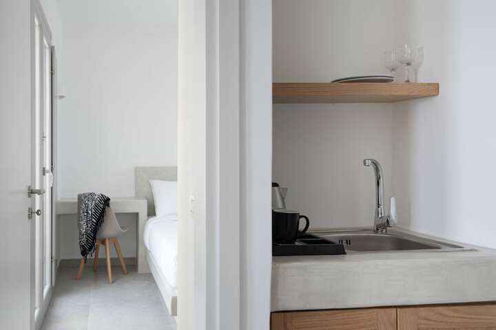 Room 8 of 33