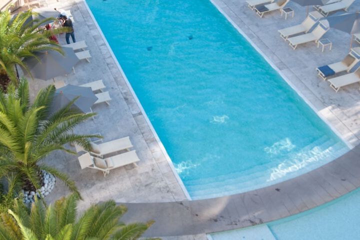 Hotel Pool