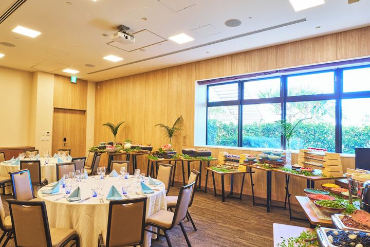 Ballroom/Hall 116 of 168