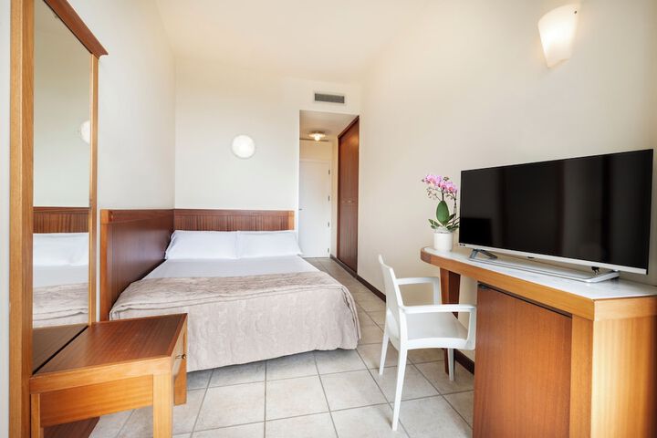 Room 8 of 59