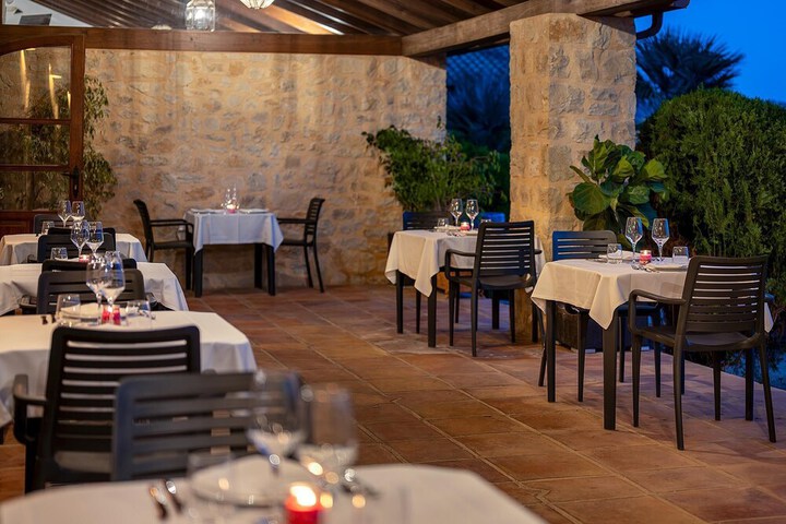 Dining 87 of 156