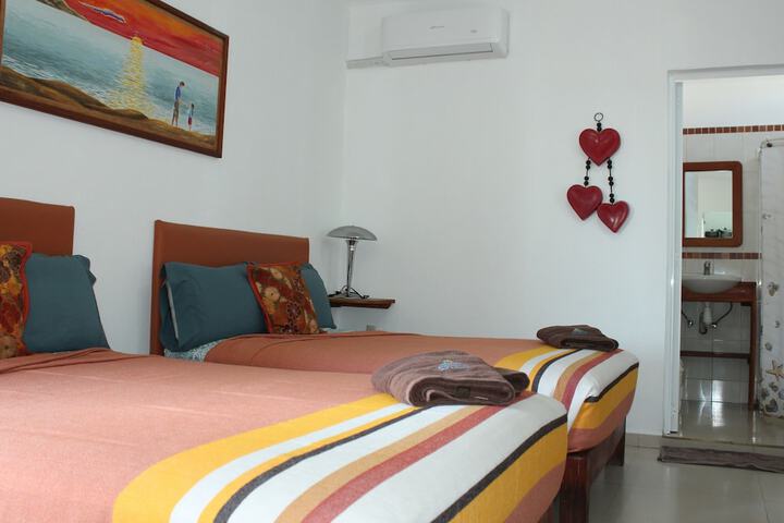 Room 2 of 36