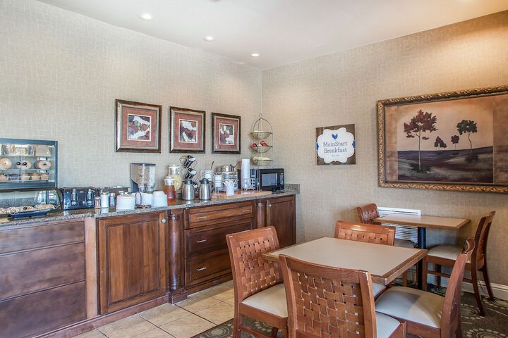 Breakfast area