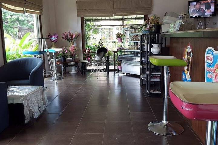 Guest Lobby