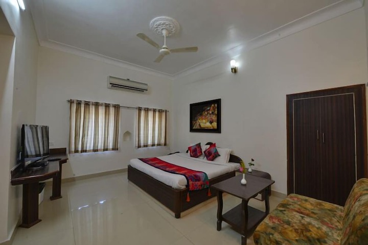 Room 6 of 83