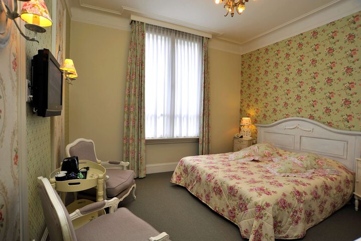 Room 30 of 106