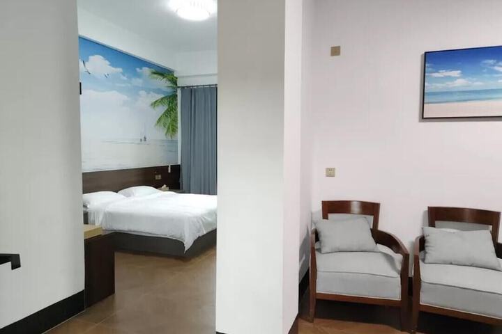 Room 28 of 95