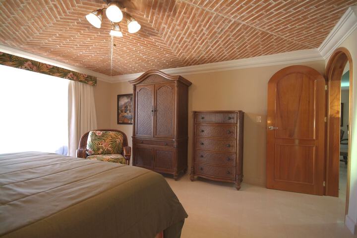 Room 6 of 31