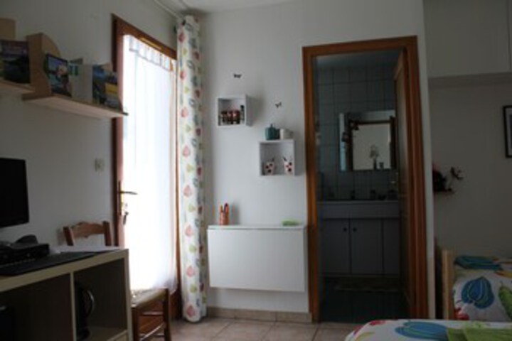 Room 17 of 30