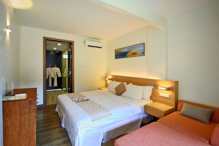 Room 5 of 75