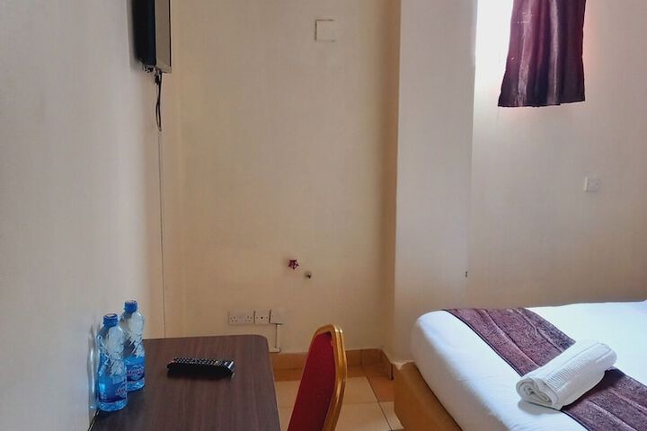 Room 21 of 45