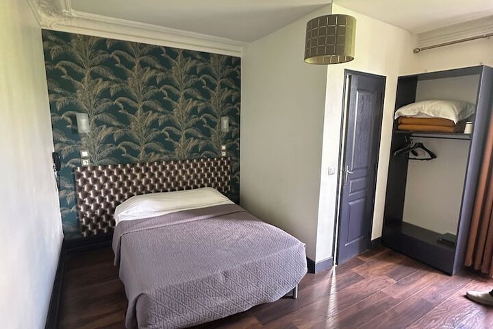Room 23 of 36