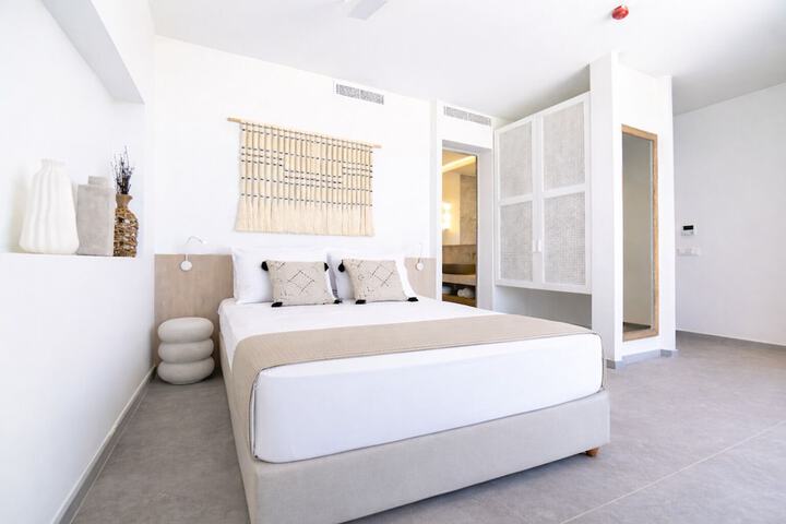 Room 3 of 54