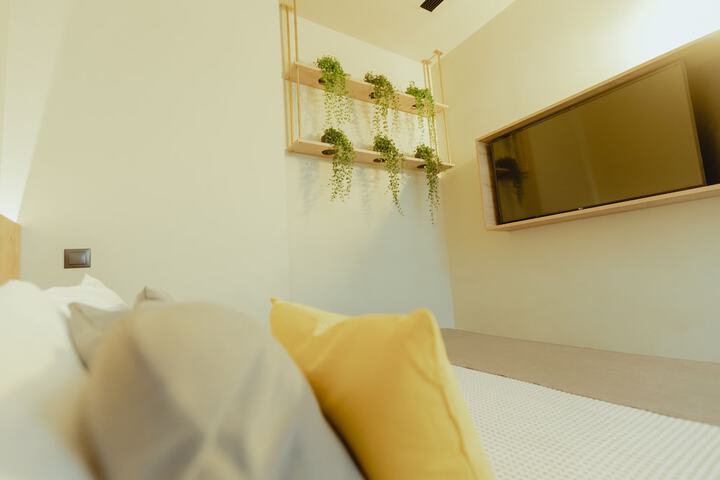 Room 31 of 77