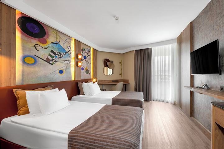 Room 34 of 73