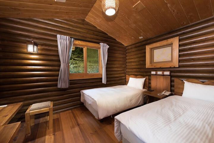 Room 8 of 37