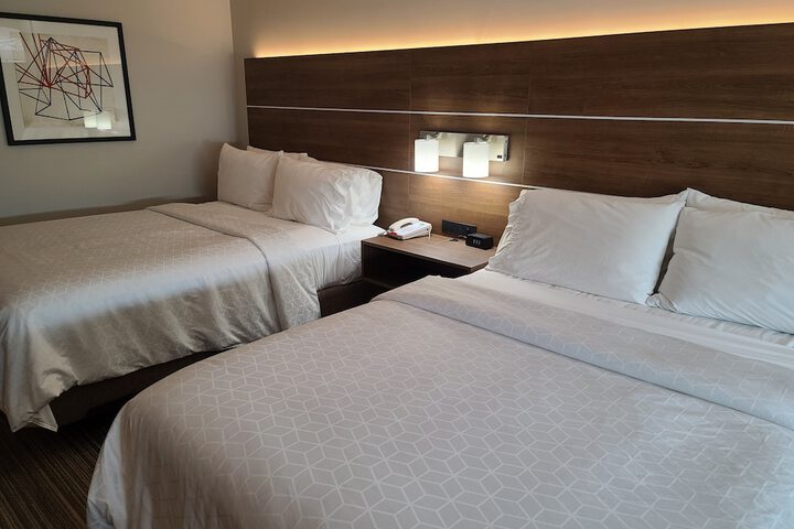 Room 17 of 32