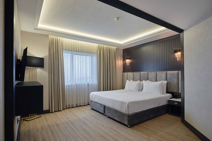 Room 9 of 85