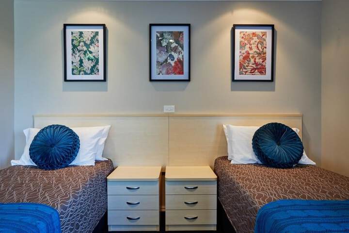 Room 9 of 40