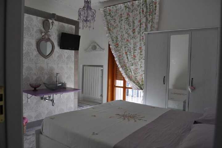 Room 5 of 24