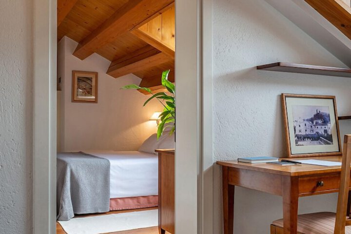 Room 10 of 51