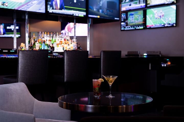 Lounge 59 of 61