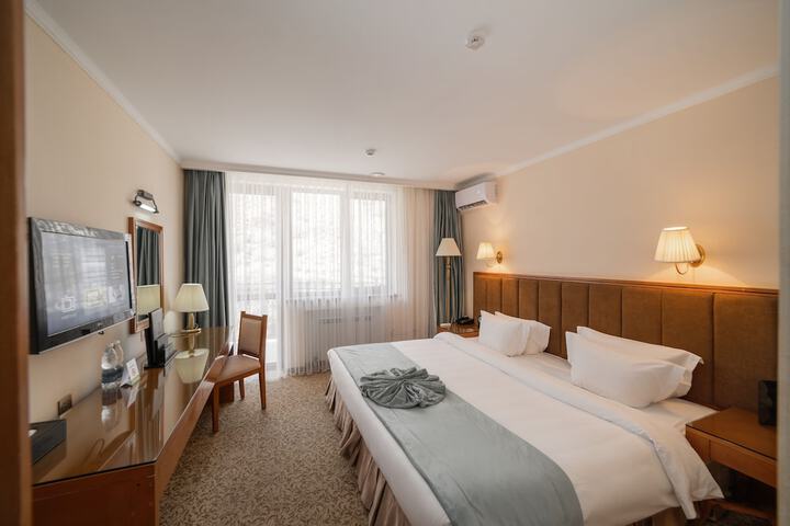 Room 19 of 90