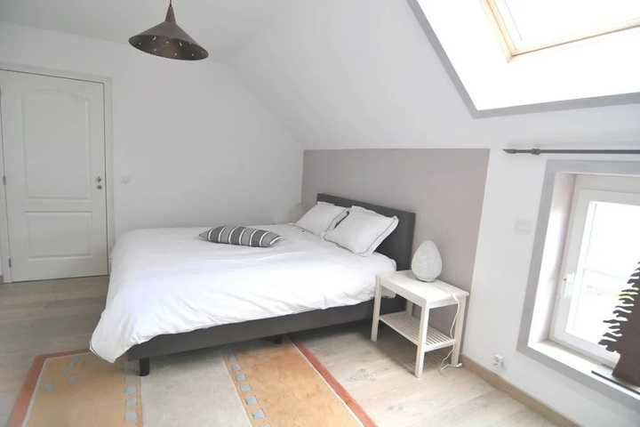 Room 4 of 15