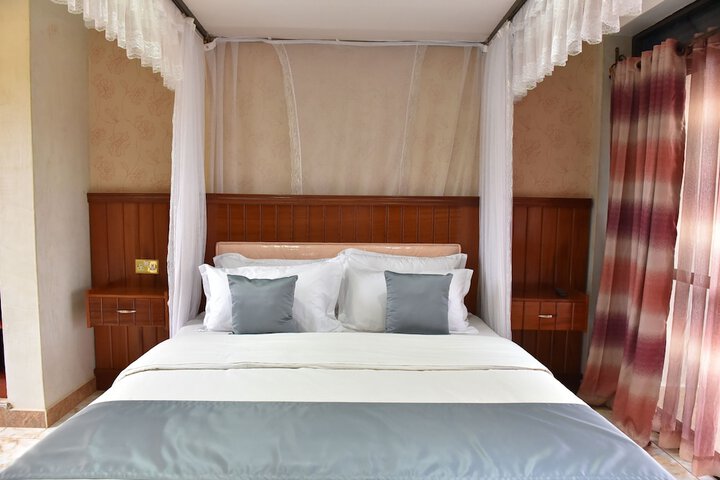 Room 4 of 46