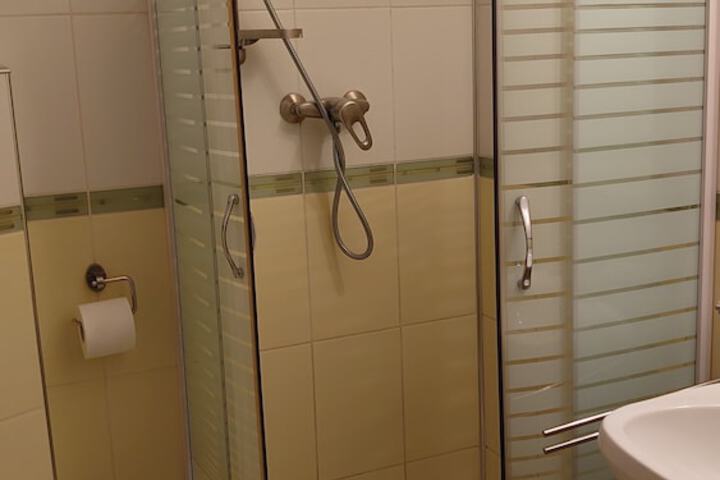 Room 15 of 24
