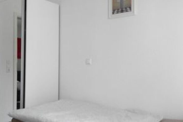 Room 27 of 54