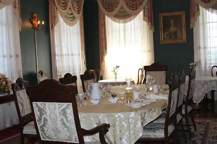 Dining Photos