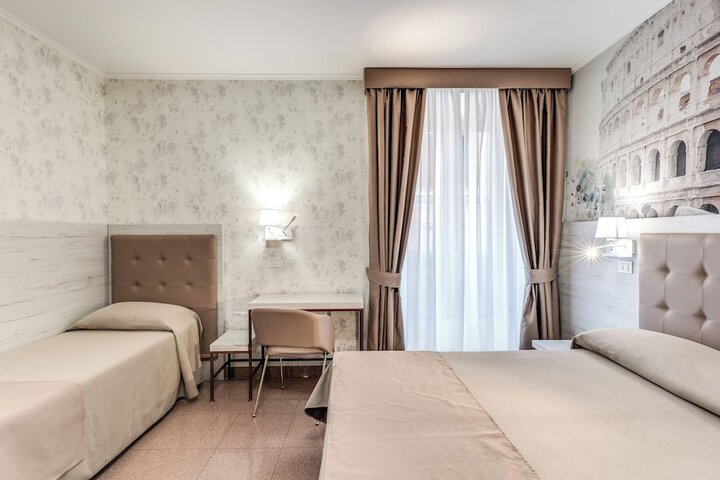 Room 27 of 46