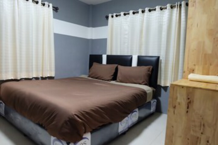 Room 12 of 23