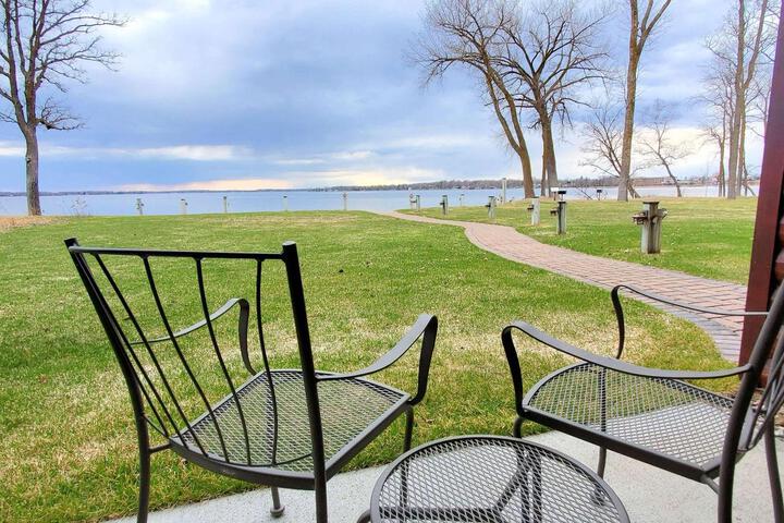 2 Queen Beds Lakefrt Balcny Microfridge Wetbar Shower Full Breakfast (12 of 30)