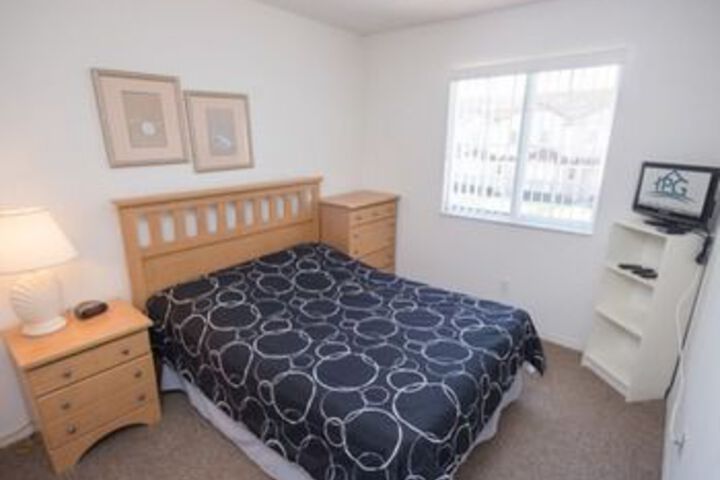 Room 8 of 14