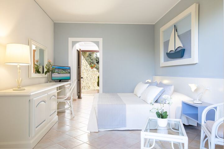 Room 2 of 25