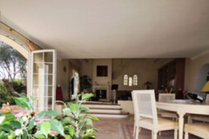 Room 25 of 29