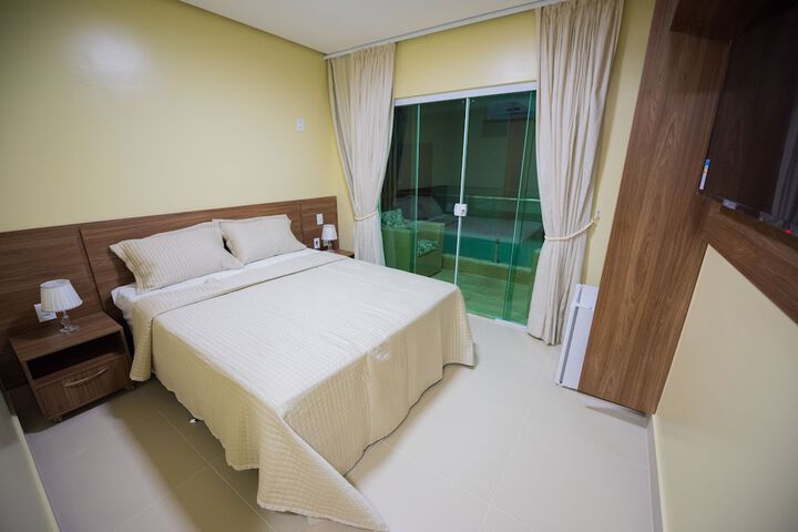 Room 6 of 48