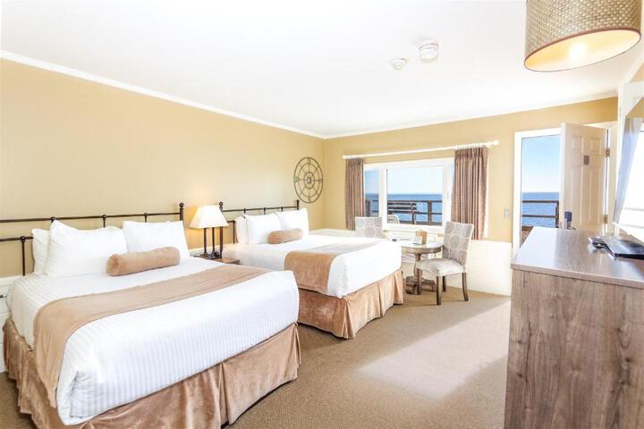 2 Double Beds (2 of 11)