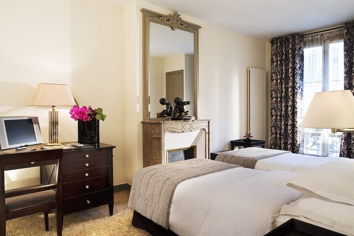 Room 7 of 26